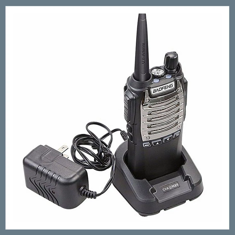 Stație radio emis-recepție Baofeng cu acumulator UV-8D
